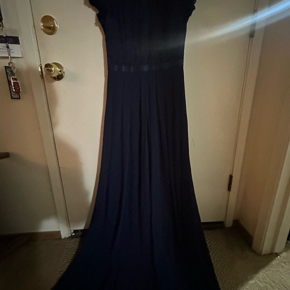 Elegant Navy Blue Evening Gown